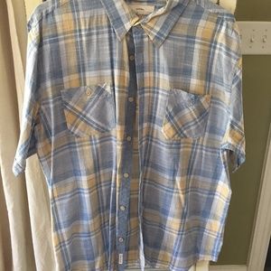 LIGHTWEIGHT BUTTON DOWN SHIRT